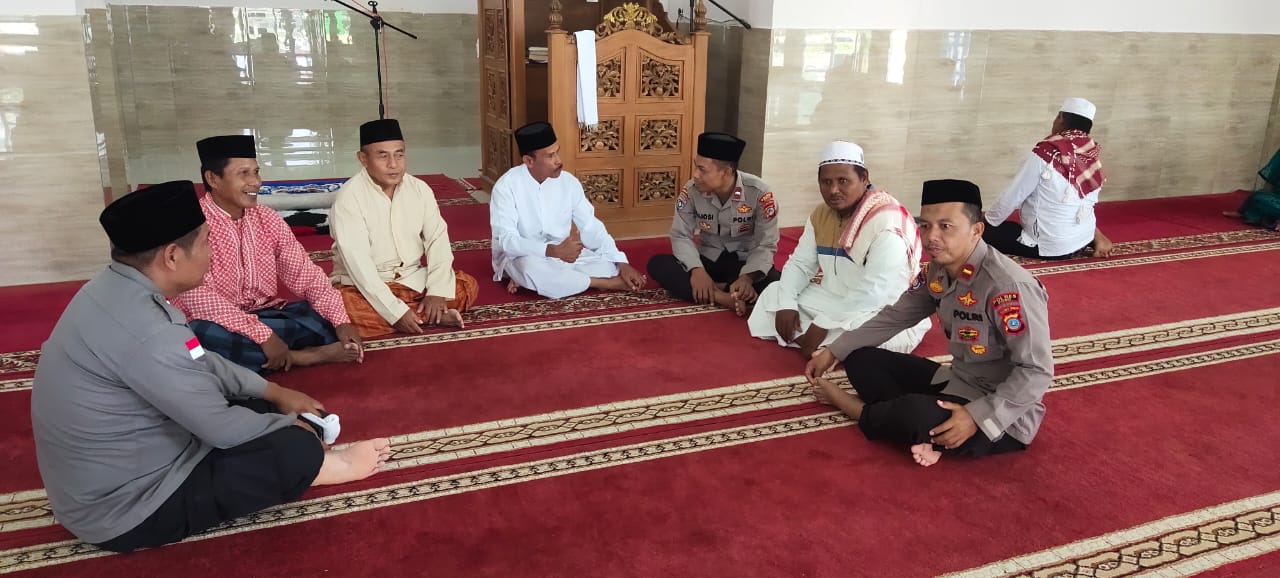 Foto: Tim Da'i Polri Satgas II Preemtif Ops Madago sambang dan silaturahmi. Kali ini, Masjid Nurussalam Desa Bega, Kecamatan Poso Pesisir,Kabupaten Poso