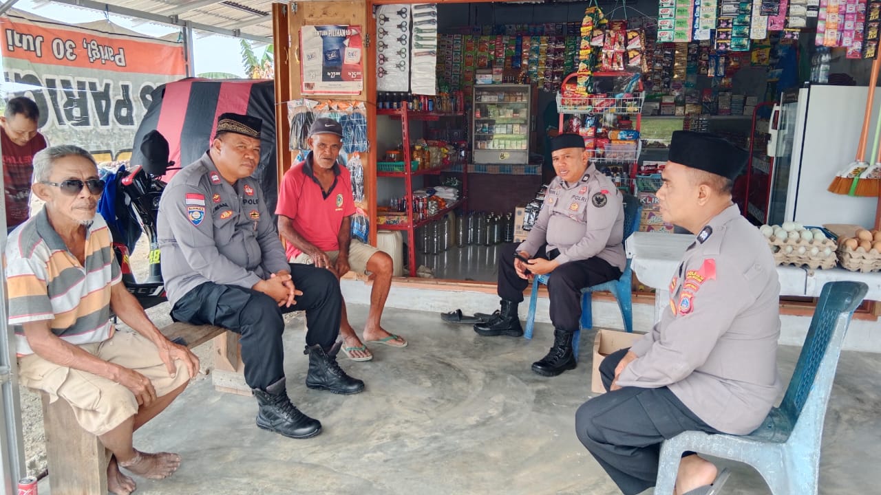 Tim Da'i Polri melaksanakan kegiatan sambang dan silaturahmi dengan tokoh masyarakat di Desa Pombalowo, Kecamatan Parigi, Kabupaten Parigi Moutong, Sabtu (21/9/2024)