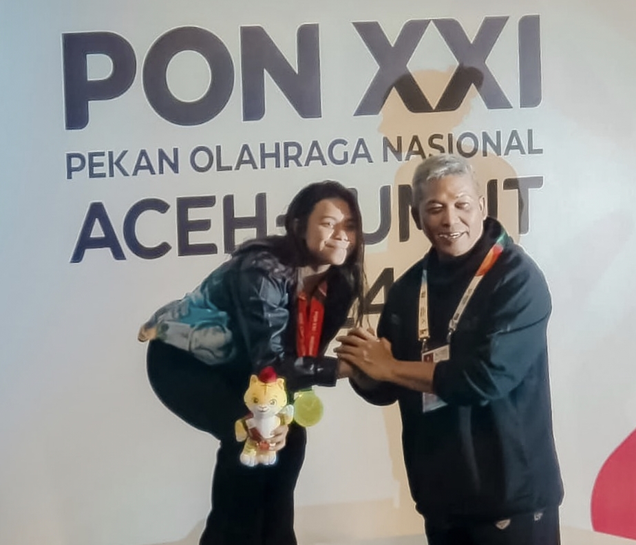 Foto: Azzahra Permatahani Persembahkan Medali Emas Pertama di PON XXI Aceh-Sumut
