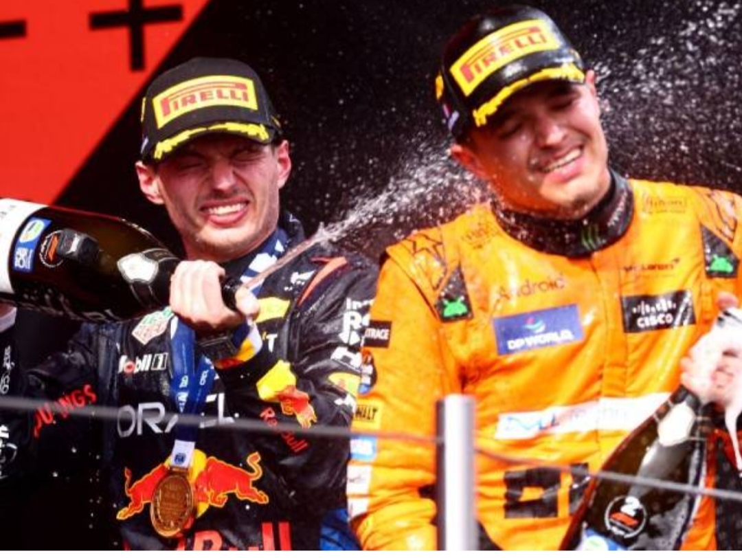 Max Verstappen (kiri) dan Lando Norris. (Foto: F1 Racing)