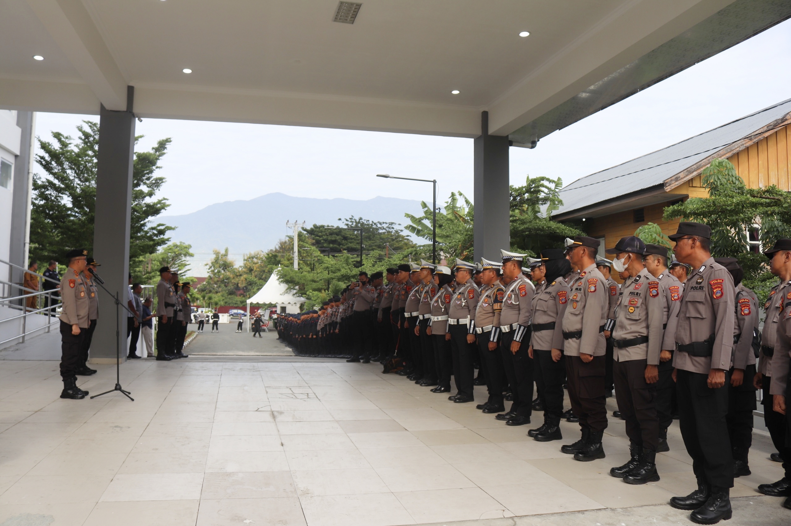 OMB Tinombala apel kesiapan pengamanan tahap akhir Pemilu 2024 pelantikan dan pengambilan sumpah anggota DPRD Provinsi Sulawesi Tengah.