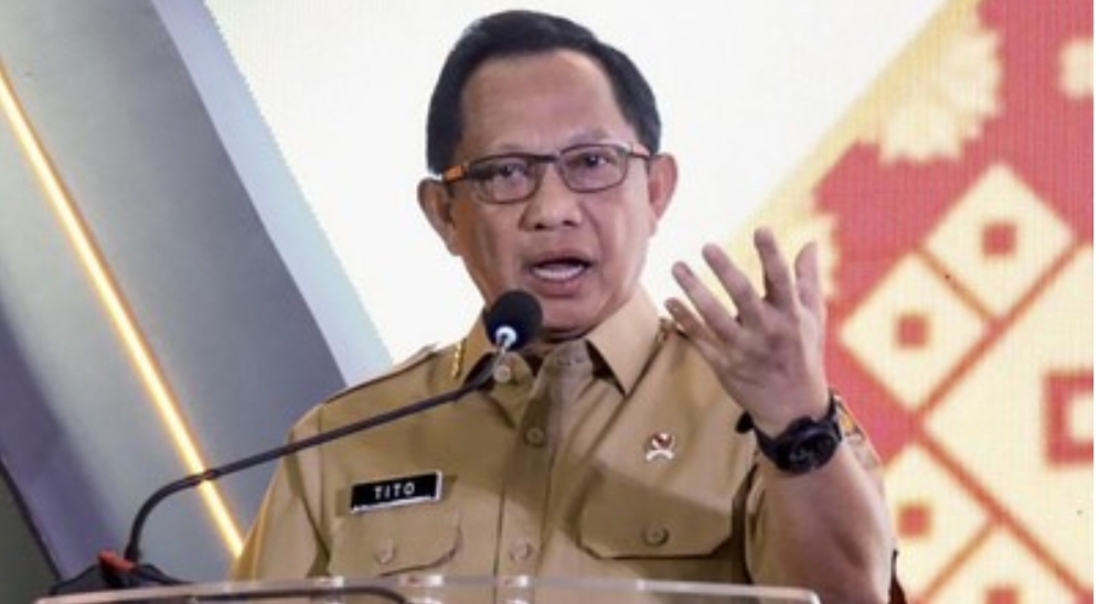 Menteri Dalam Negeri Tito Karnavian kembali menyentil pemda yang anggarannya habis untuk membayar gaji dan bonus pegawai.(Kemendagri)