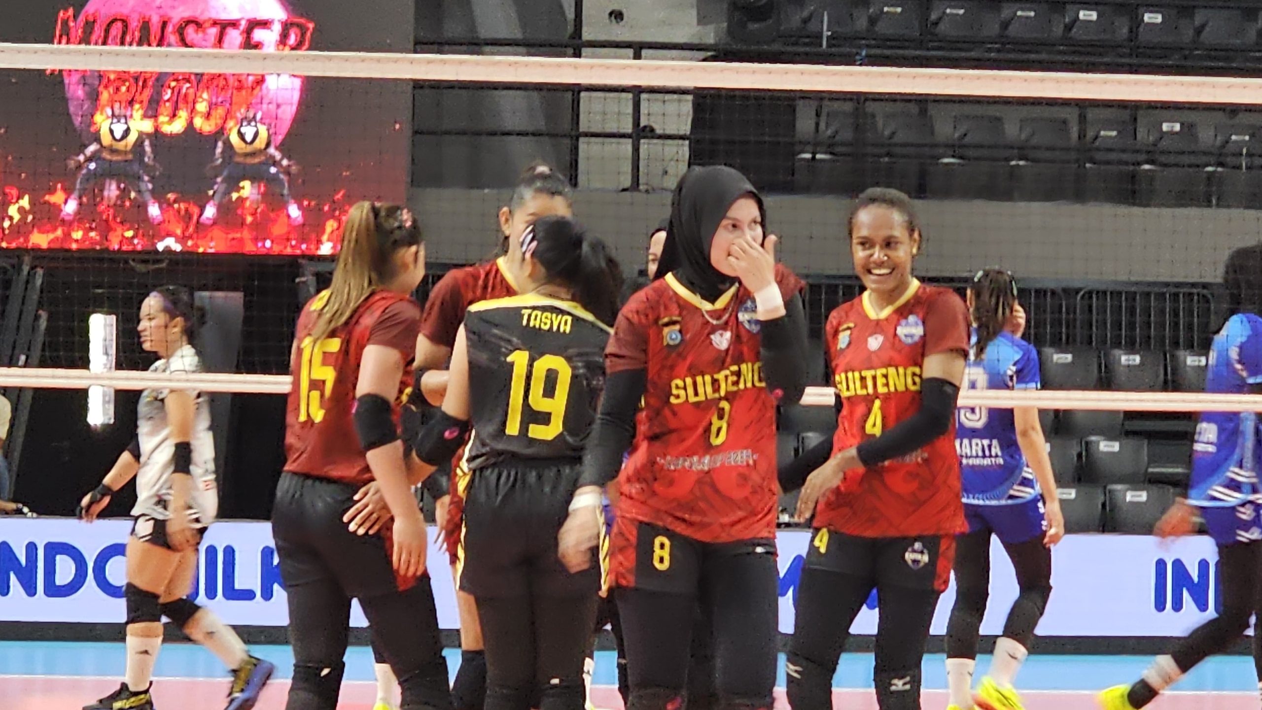 Tim bola voly putri Polda Sulawesi Tengah (Sulteng) memastikan langkah ke babak semi final turnamen Kapolri Cup 2024 setelah mengkandaskan perlawanan DKI Jakarta, Minggu (6/10/2024)