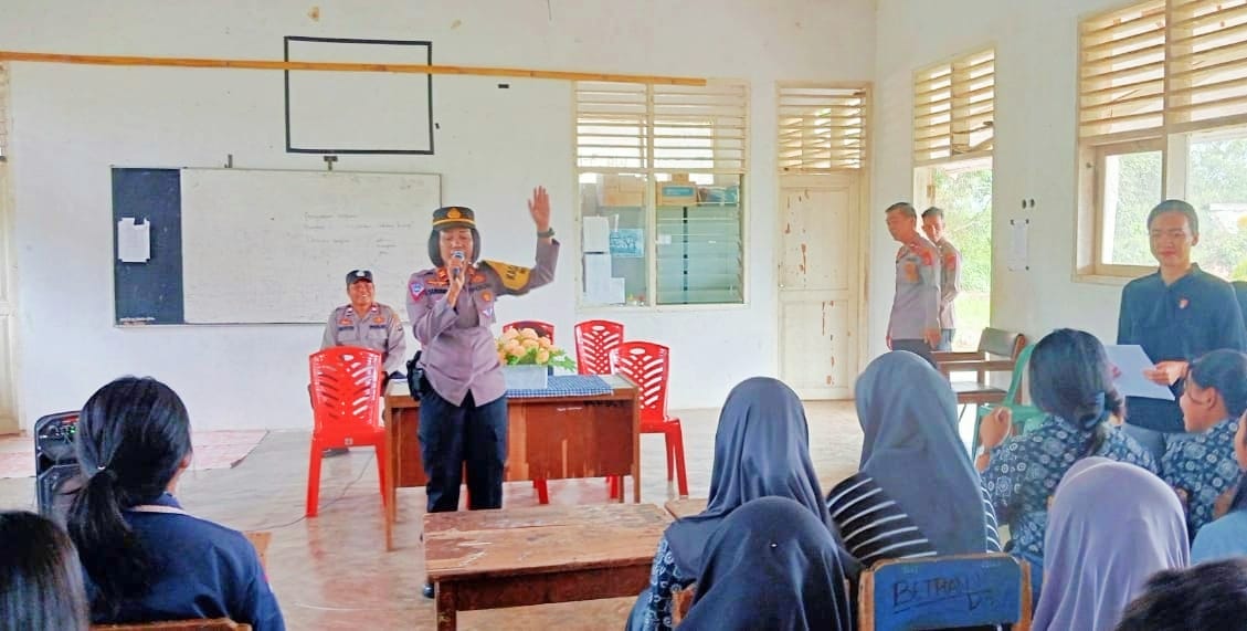 Kapolsek Mori Atas, Kunjungi Sekolah, Sosialisasi penerimaan anggota Polri 2025 (foto: Ist)