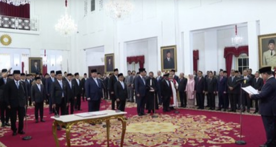 Menteri yang mengisi kabinet pemerintahan mendapat gaji dan tunjangan. Intip besaran gaji menteri dan wakil menteri (wamen) Indonesia. (Tangkapan Layar Youtube Setpres)