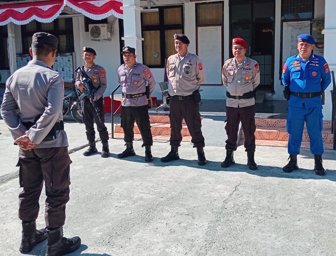 Tahapan Pilkada 2024 telah memasuki tahap Kampanye Paslon Bupati dan Wakil Bupati. Polres Touna intensifkan pengamanan kantor Bawaslu Touna, kantor KPU dan gudang logistik KPU Touna.
