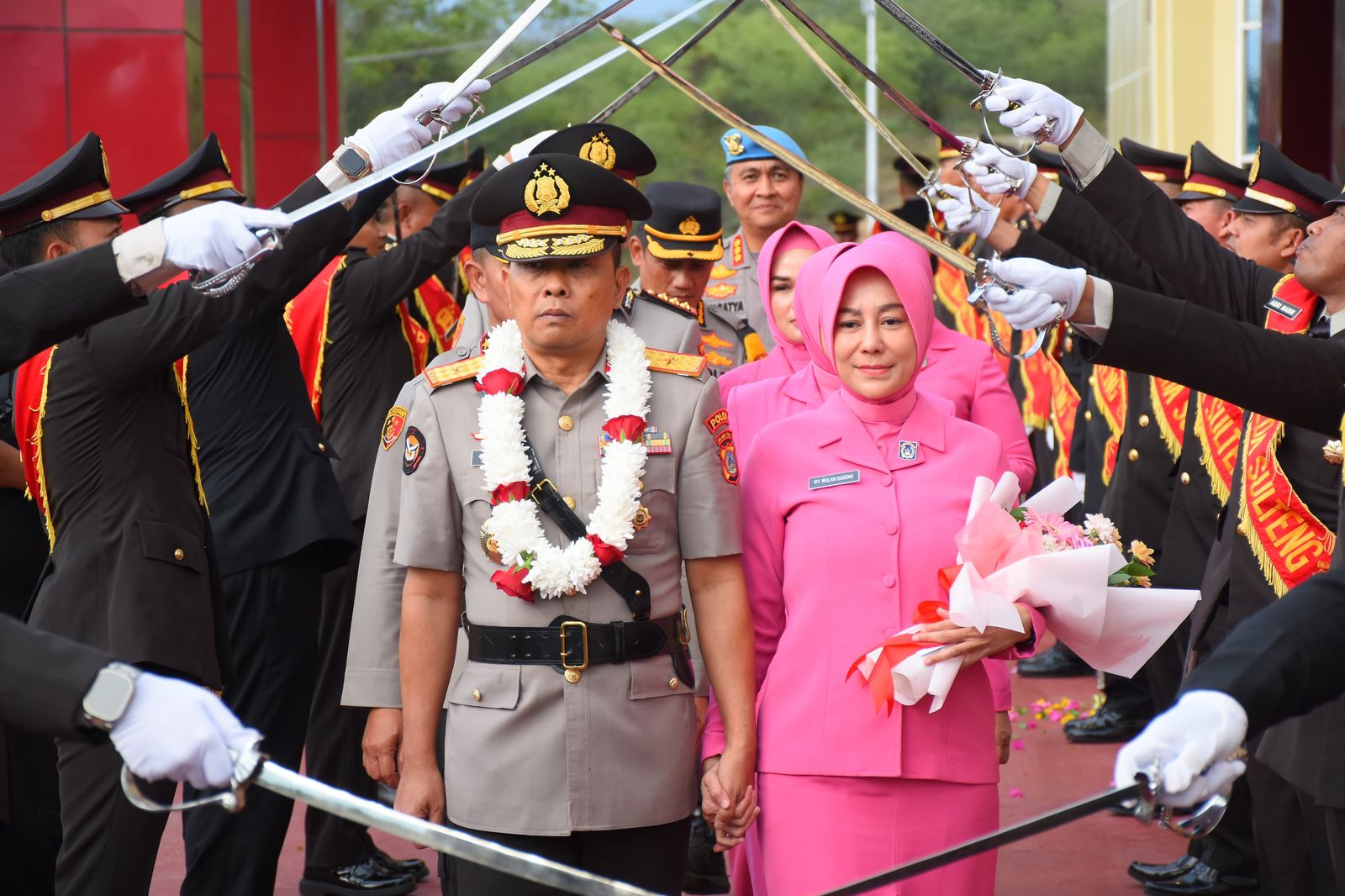 Brigjen Pol Soeseno Noerhandoko meninggalkan Polda Sulteng dilakukan melalui upacara tradisi Pedang Pora