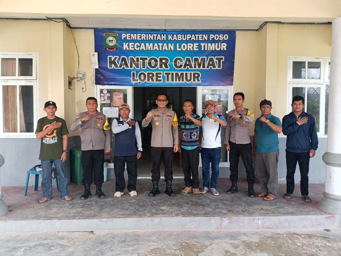 Kepala Operasi (Kaops) Madago Raya, Kombes Pol. Boy F.S. Samola, melakukan pengecekan langsung terhadap pergeseran logistik Pemilihan Kepala Daerah (Pilkada) serentak 2024 di Kabupaten Poso, Sulawesi Tengah, pada Jumat (29/11/2024).