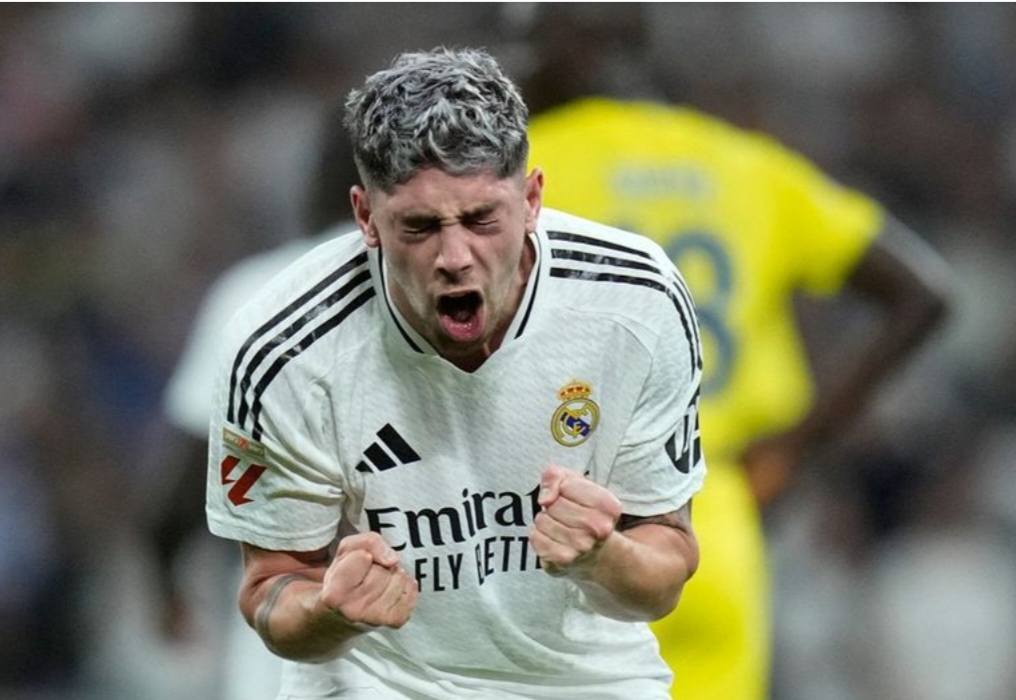 Selebrasi Federico Valverde dalam laga La Liga antara Real Madrid vs Villarreal, Minggu (6/10/2024). (c) AP Photo/Bernat Armangue
