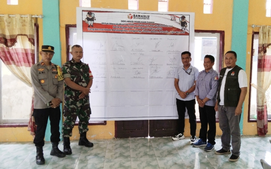 Gelar Sosialisasi pengawasan partisipatif peda pemilihan serentak Tahun 2024. Jumat (1/11/2024), bertempat Aula Kantor Camat