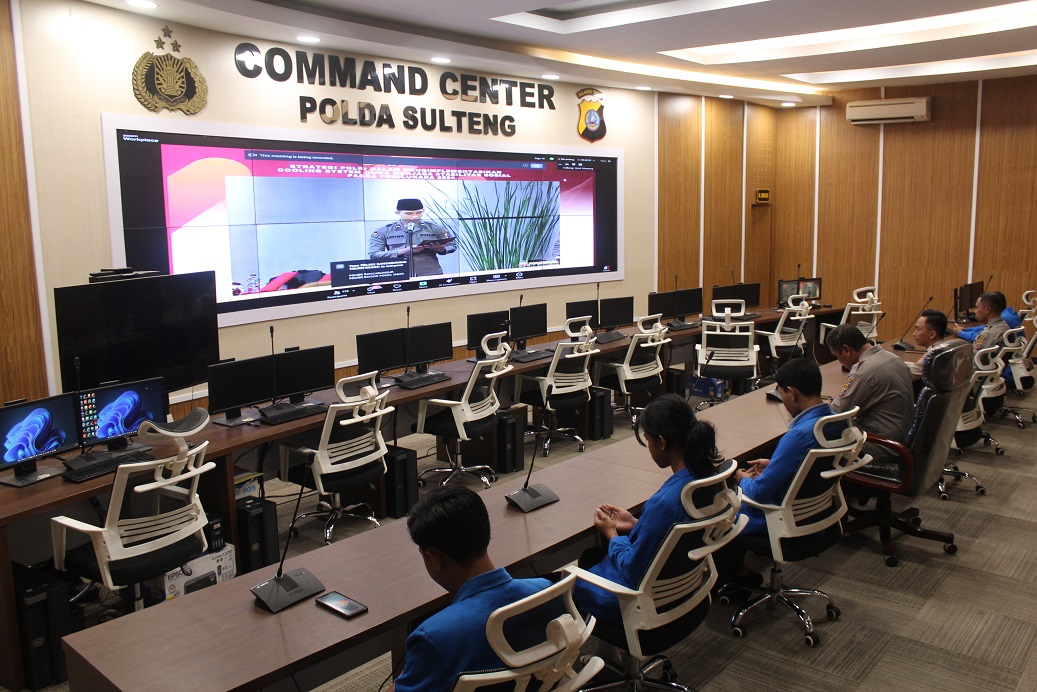 Divisi Humas Polri dan dihadiri seluruh jajaran Bidhumas, perwakilan tokoh masyarakat serta mahasiswa melalui sarana zoom meeting, Selasa 10/12/2024 pagi