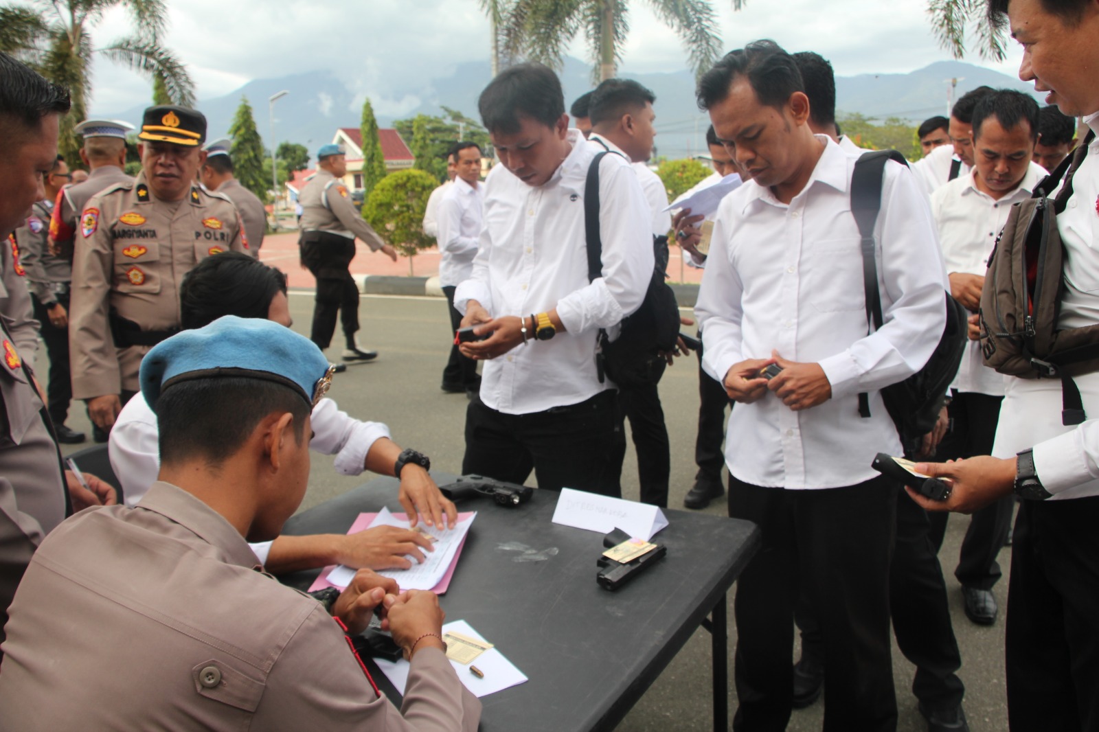 Polda Sulawesi Tengah (Sulteng) melaksanakan Penegakan Tata Tertib dan Disiplin (Gaktibplin) khususnya Senjata Api (Senpi) personel Polda Sulteng, Senin 23/12/2024 pagi.