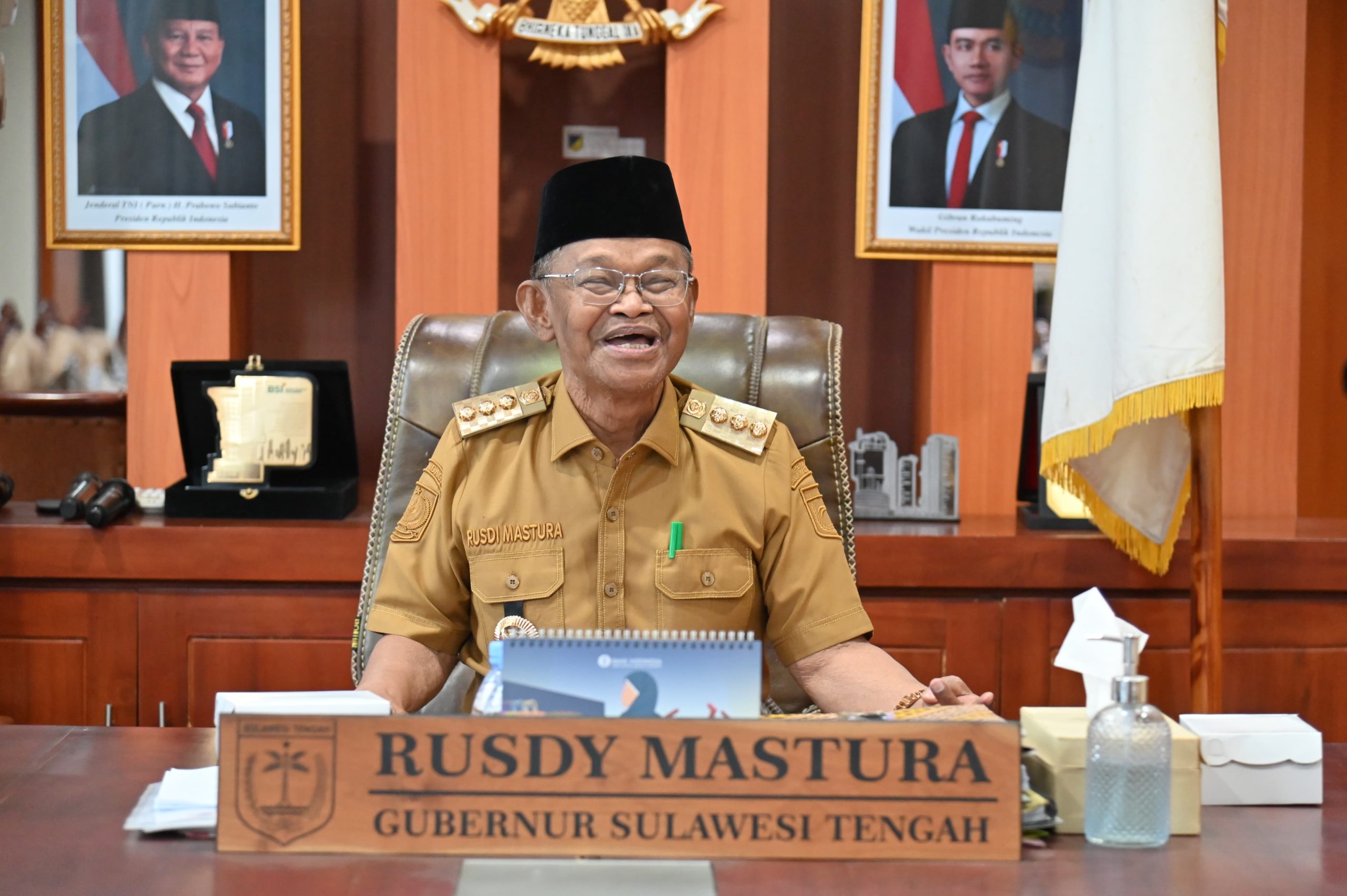 Gubernur Sulteng, H.Rusdy Mastura