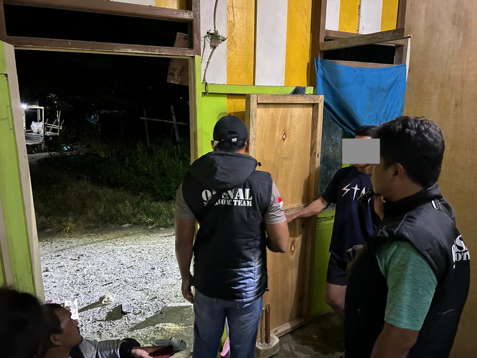 Sat Resnarkoba Touna,.langsung bergerak cepat mengamankan oknum Kades di Kos di Jalan Delima Kelurahan Dondo Kecamatan Ratolindo. Senin (23/12/2024).