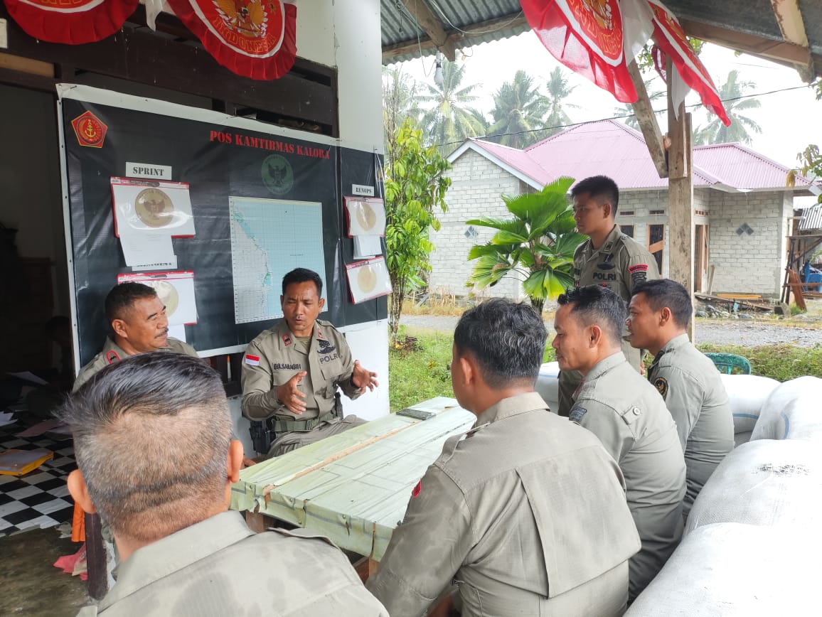 Dalam rangka memberikan semangat, arahan, motivasi serta pendataan barang inventaris, Pos Kamtibmas Kalora, Masamba, dan Tabalu menerima kunjungan dari Pasi Min Satgas III Preventif, Ipda Erik Gusinto Saragih, Kamis (2/1/2025).
