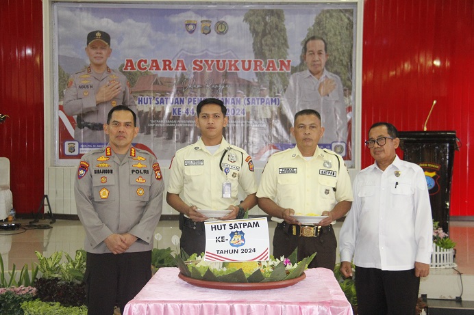 Syukuran peringatan Hari Ulang Tahun (HUT) Satuan Pengamanan (Satpam) ke-44 Tahun 2024. di aula Torabelo Polresta Palu. Rabu (8/1/2025) pagi