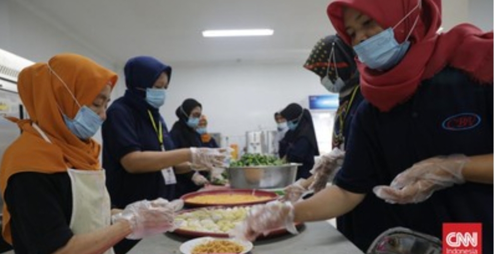 Badan Gizi Nasional membuka kesempatan jadi mitra dalam program Makan Bergizi Gratis dengan 4 syarat, serta pendaftaran dilakukan online. (Foto: CNN Indonesia/Safir Makki)