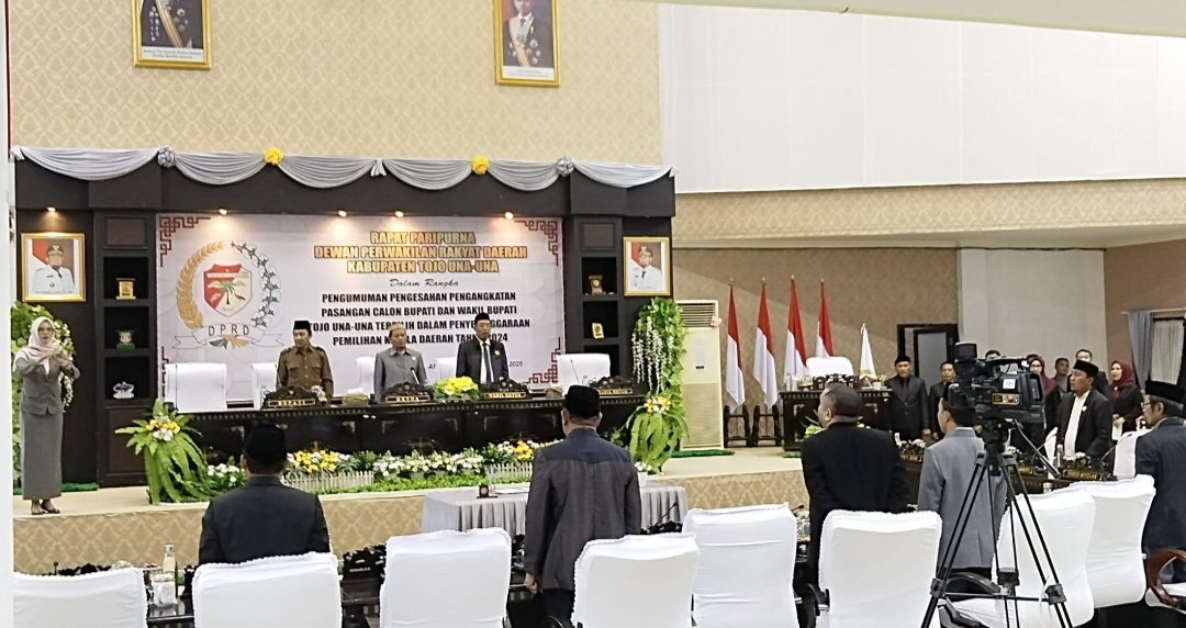(DPRD) Kabupaten Tojo Una Una (Touna), melaksanakan Rapat Paripurna yang dilaksanakan Diruang rapat sidang utama. Jum'at (10/1/2025) Malam