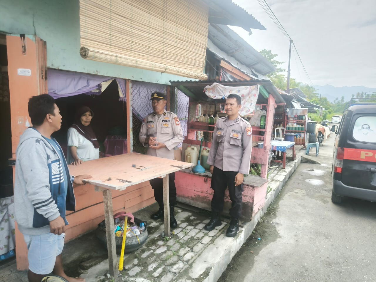 Silahturahmi Sambang/Tatap Muka di kelurahan Muara Toba, yang dipimpin Kasubsatgas Binmas Ipda Riono Bersama Pers Subsatgas Binmas