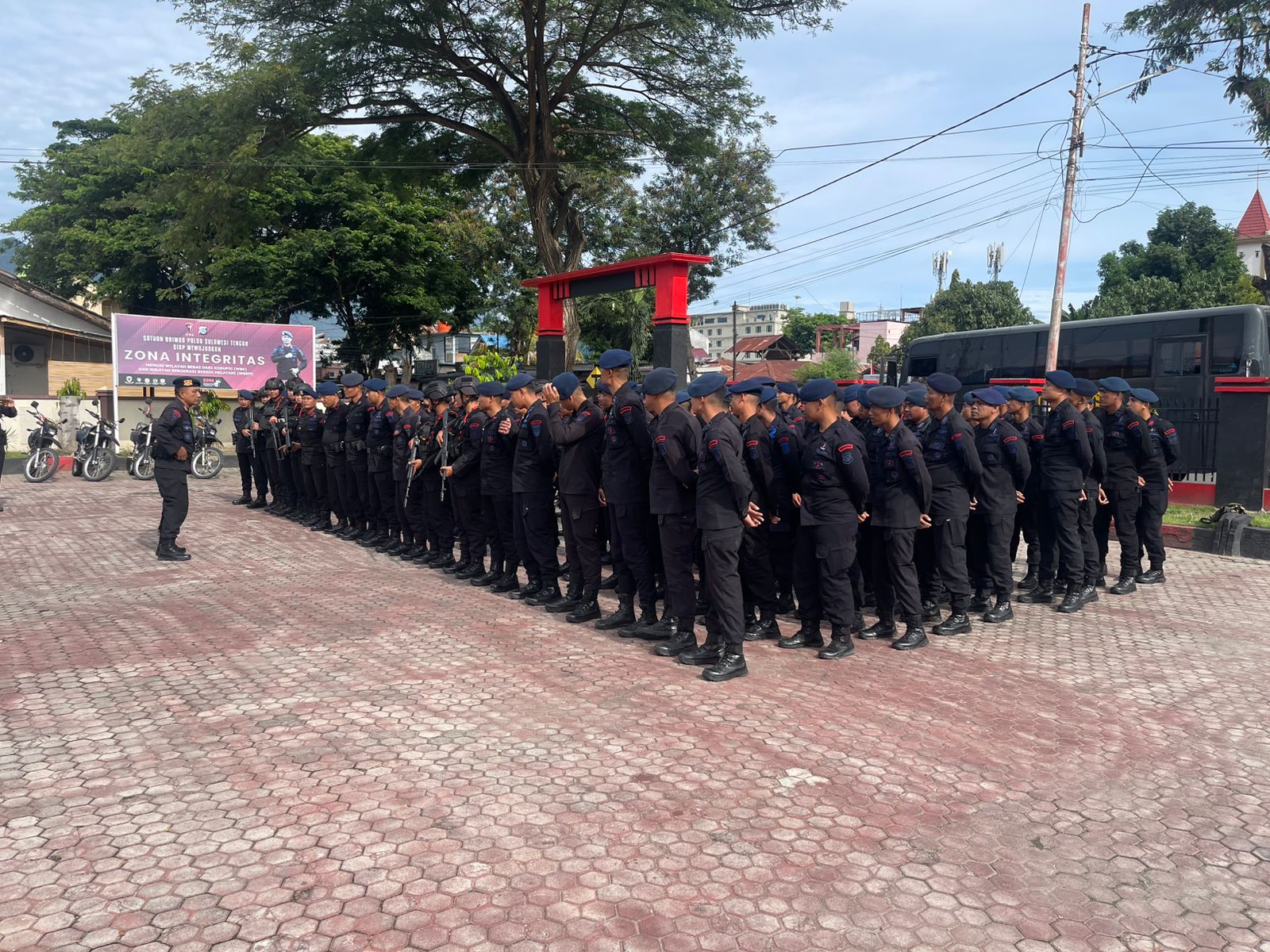 Polda Sulteng mensiagakan anggotanya yang terlibat Operasi Mantap Praja Tinombala (OMPT) sejumlah 439 personel.