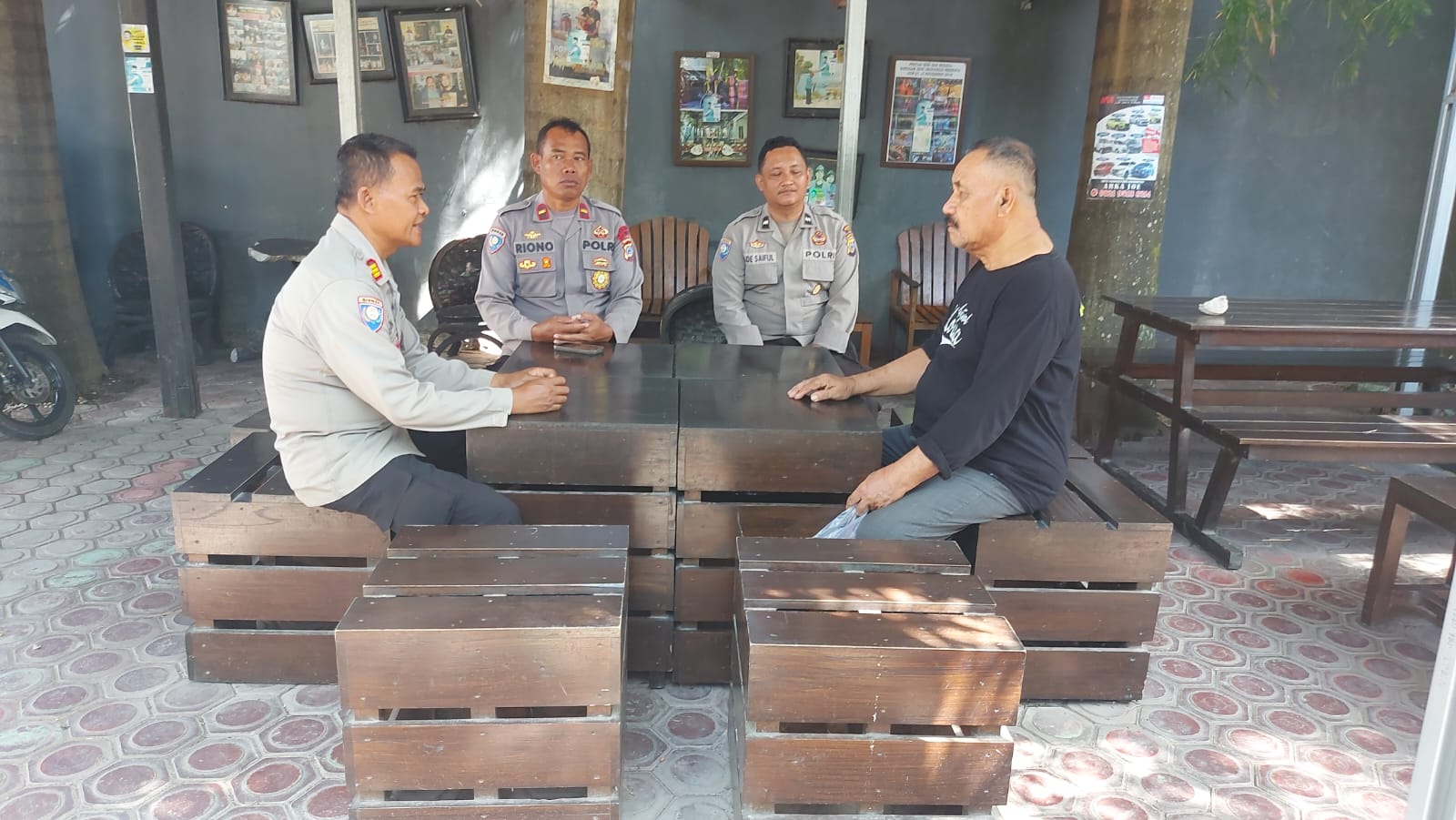 Sat Binmas Polres Tojo Una Una (Touna), melaksanakan sambang dan silaturahmi kepada Tokoh Masyarakat mendapat Apresiasi dari Ketua Umum Persaudaraan Masyarakat Ta (Permata) Ir. Munawar Mappu