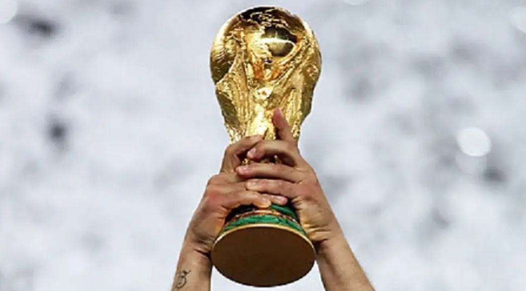 Ilustrasi trofi piala dunia (AFP)