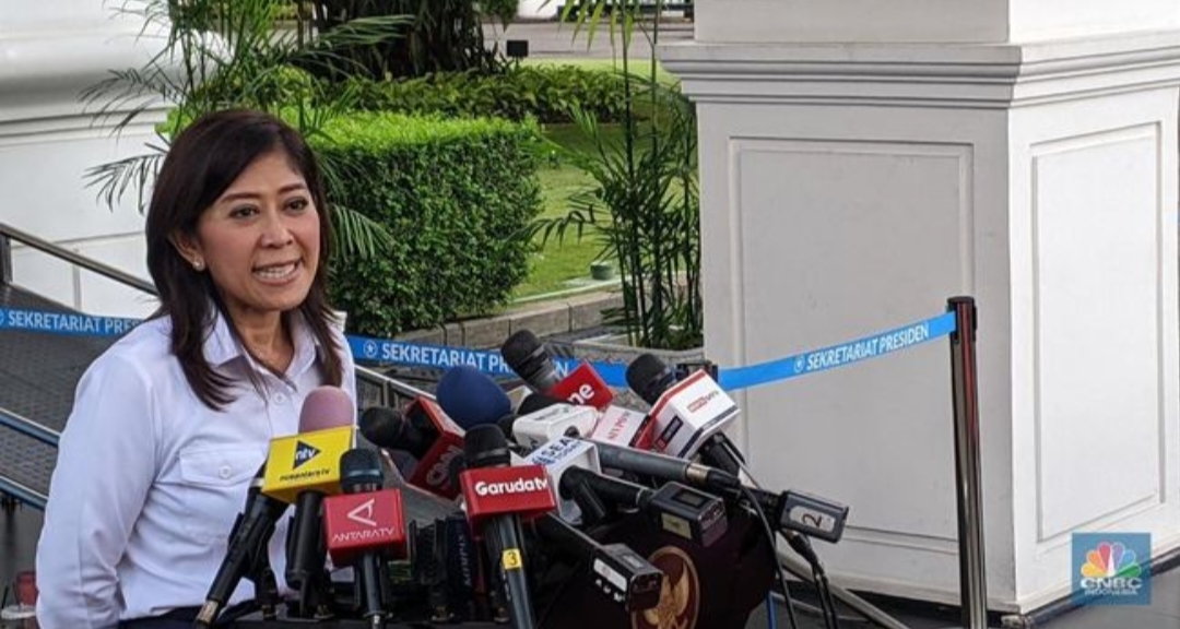 Foto: Menteri Digital (Komdigi) Meutya Hafid setelah rapat terbatas di Istana Negara, Senin (13/1/2025). (CNBC Indonesia/Emir Yanwardhana)
