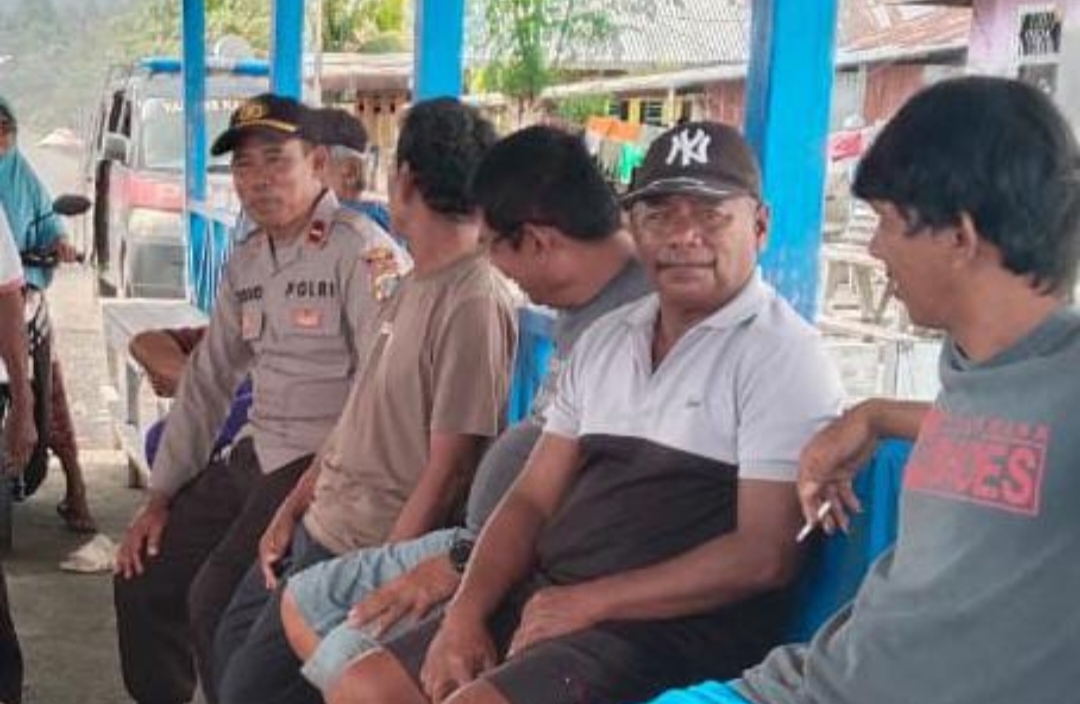 Kamtibmas Polres Touna Sambang silaturahmi dan tatap muka dan Cooling System Menjelang Pelantikan Bupati dan Wakil Bupati terpilih Pada Pilkada 2024. di Kel. Bailo Kec. Ampana Kota. Sabtu (1/2/2025)