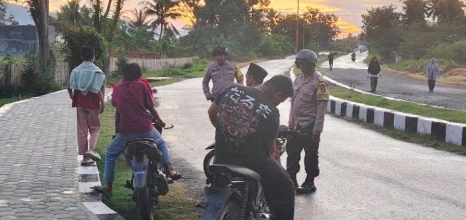 Polres Touna patroli dialogis dalam rangka mengantisipasi dan mencegah aksi balap liar setelah sahur di wilayahnya masing-masing, Selasa (4/3/2025).