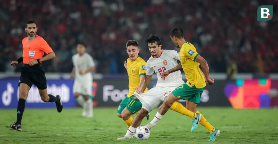 Pemain Timnas Indonesia, Nathan Tjoe-A-On pada pertandingan melawan Australia pada laga kedua Grup C Kualifikasi Piala Dunia 2026 Zona Asia di Stadion Utama Gelora Bung Karno (SUGBK), Jakarta Pusat, pada Selasa (10/9/2024). (Bola.com/Abdul Aziz)