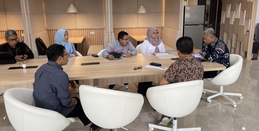 Wakil bupati touna membahas dua agenda penting terkait kesejahteraan masyarakat Tojo Una-Una, yakni bantuan rumah nelayan dan usulan pendirian Sekolah Rakyat.