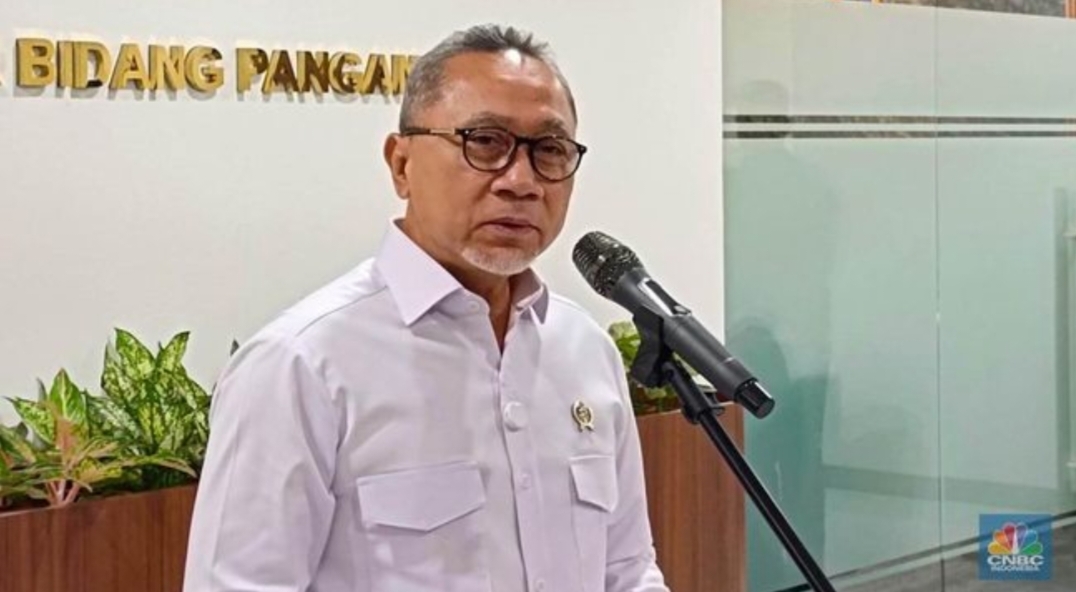Foto: Menko Bidang Pangan Zulkifli Hasan saat Konferensi Pers di kantornya, Selasa (11/3/2025). (CNBC Indonesia/Martyasari Rizky
