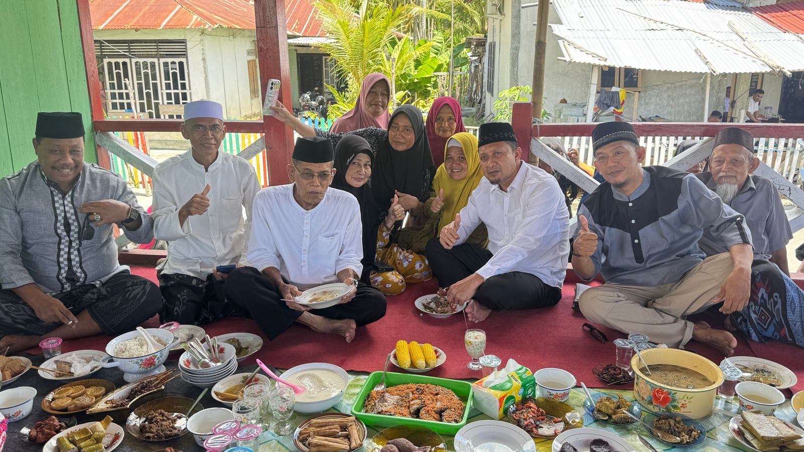 Halal Bihalal yang digelar masyarakat Desa Tete B pada hari kedua Idul Fitri 1446 Hijriah, Selasa (1/4/2025).