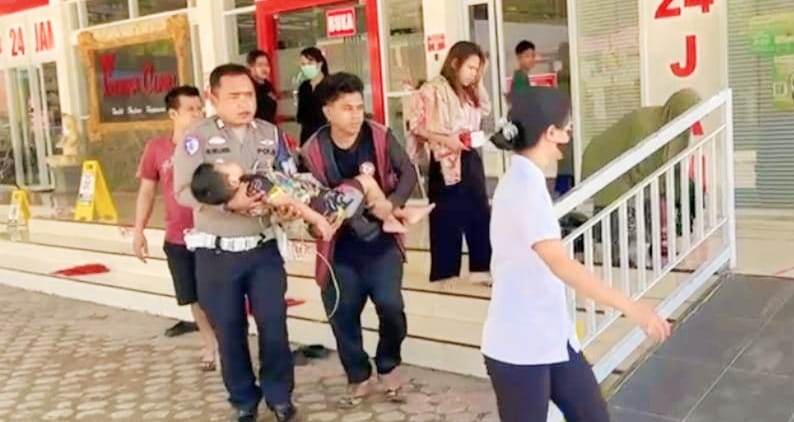 Polantas Polres Morowali Utara, sigap selamatkan nyawa anak terkena kejang-kejang, (foto:,Ist)
