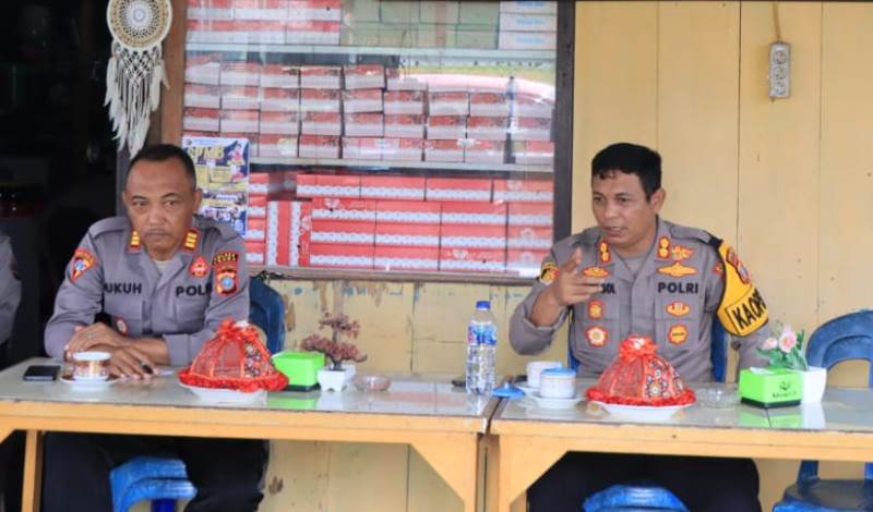 Coffee Morning dalam rangka Analisa dan Evaluasi (Anev) kegiatan Polres Tojo Una Una selama sepekan, Senin (21/4/2025).