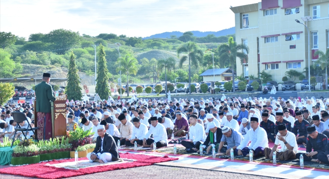 Shalat Idul Fitri 1446 H/2025 M di Lapangan Apel Mapolda Sulteng, Senin (31/3/2025) pagi.
