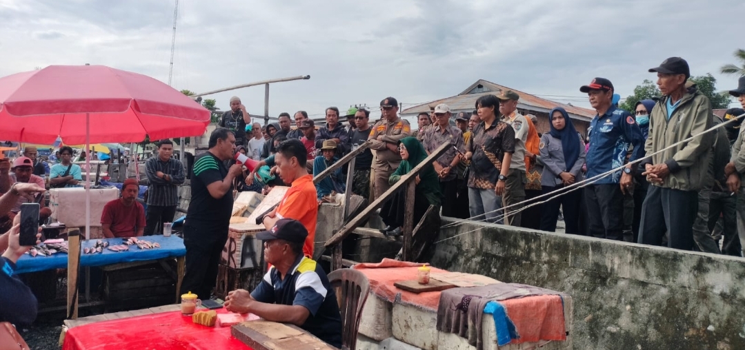 Penertiban pedagang pasar di wilayah Kecamatan Ratolindo