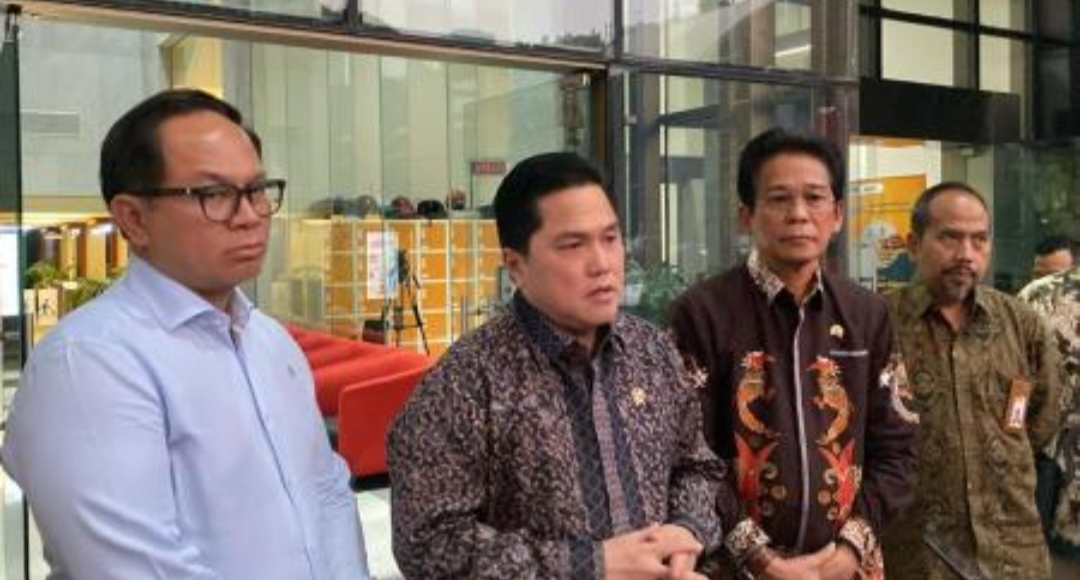 Menteri BUMN Erick Thohir menyebut kedatangannya ke KPK dalam rangka koordinasi terkait UU BUMN baru. (Foto: Danandaya Arya Putra)