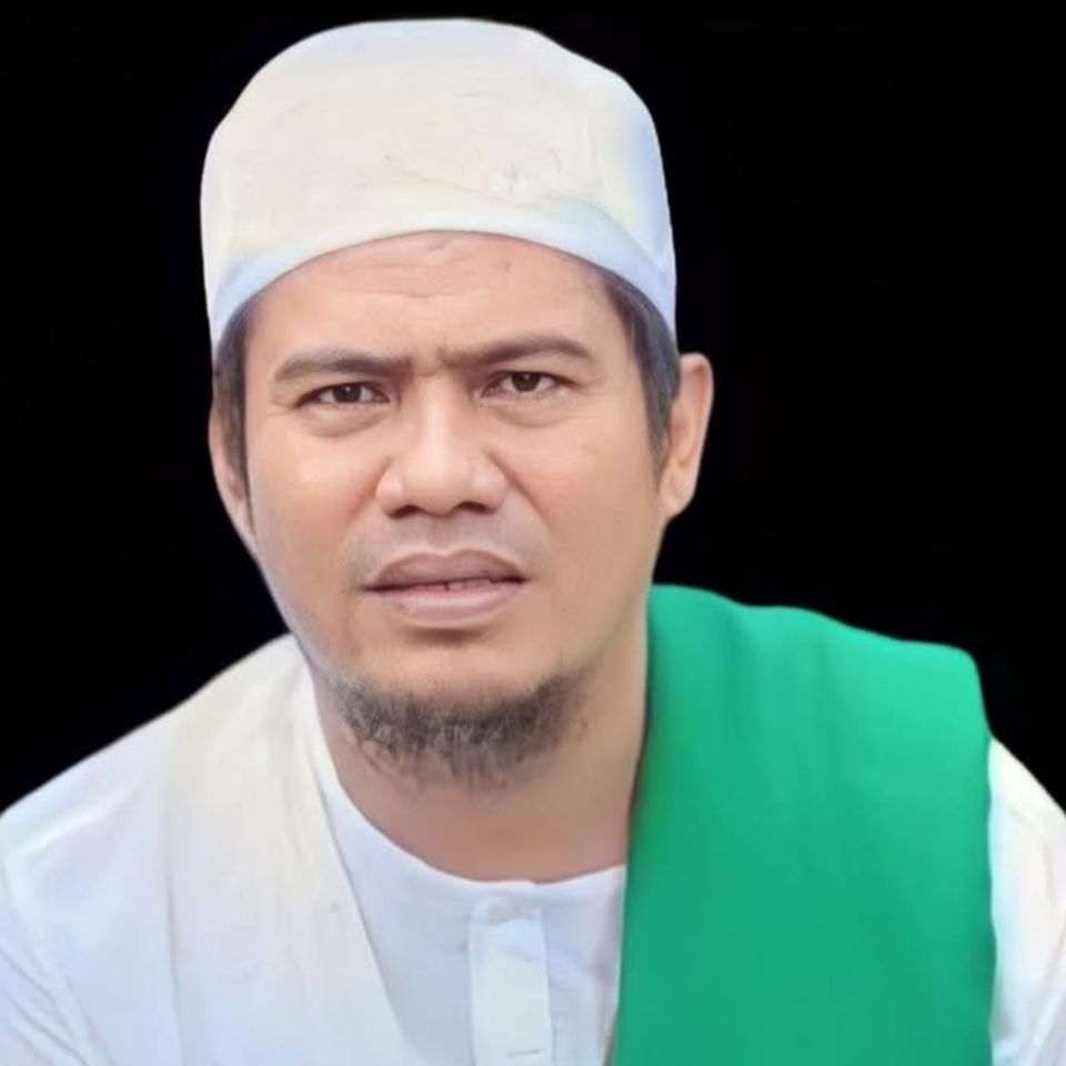 Ustadz Nanang (sapaan akrab A. Ma’ruf Main Paly)