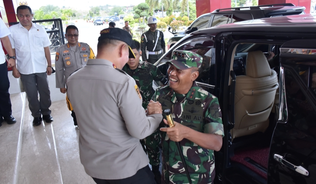 Kepala Kepolisian Daerah (Kapolda) Sulawesi Tengah (Sulteng) Irjen Pol Dr. Agus Nugroho, S.I.K., S.H., M.H., menerima kunjungan silaturahmi dari Panglima Komando Daerah Militer (Pangdam) XIII/Merdeka Mayjen TNI Suhardi