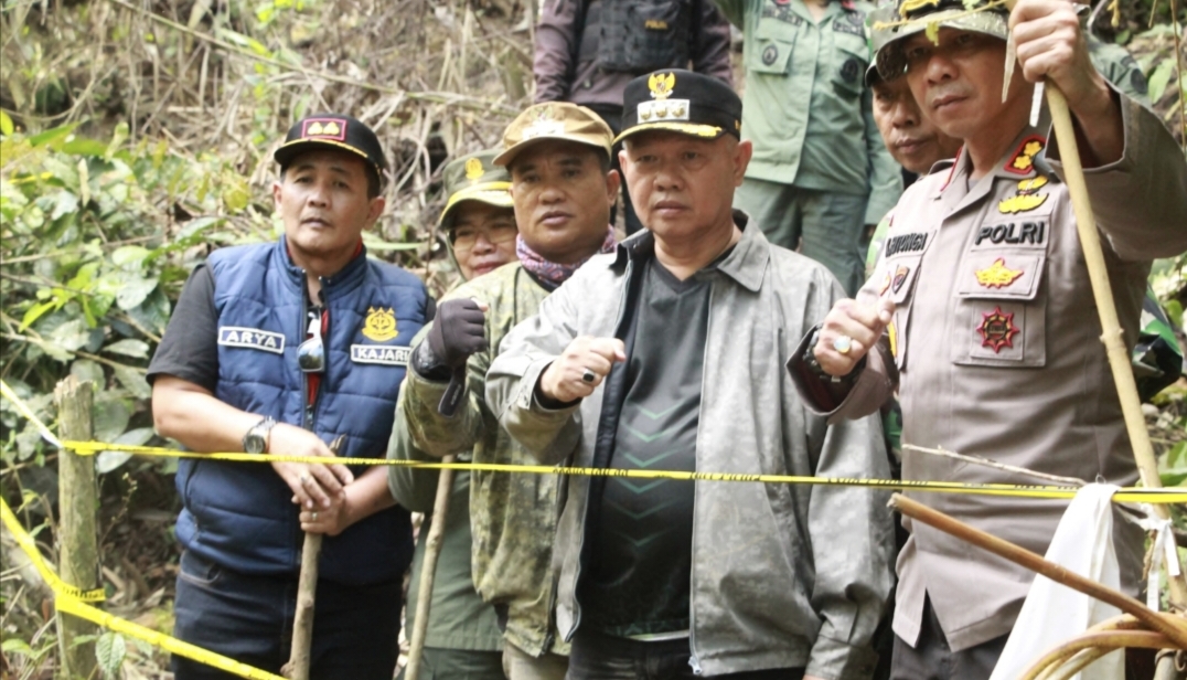Kepolisian Resor Sigi bersama Forkopimda Kab. Sigi dan stakeholder terkait melaksanakan penutupan lokasi pertambangan emas tanpa izin