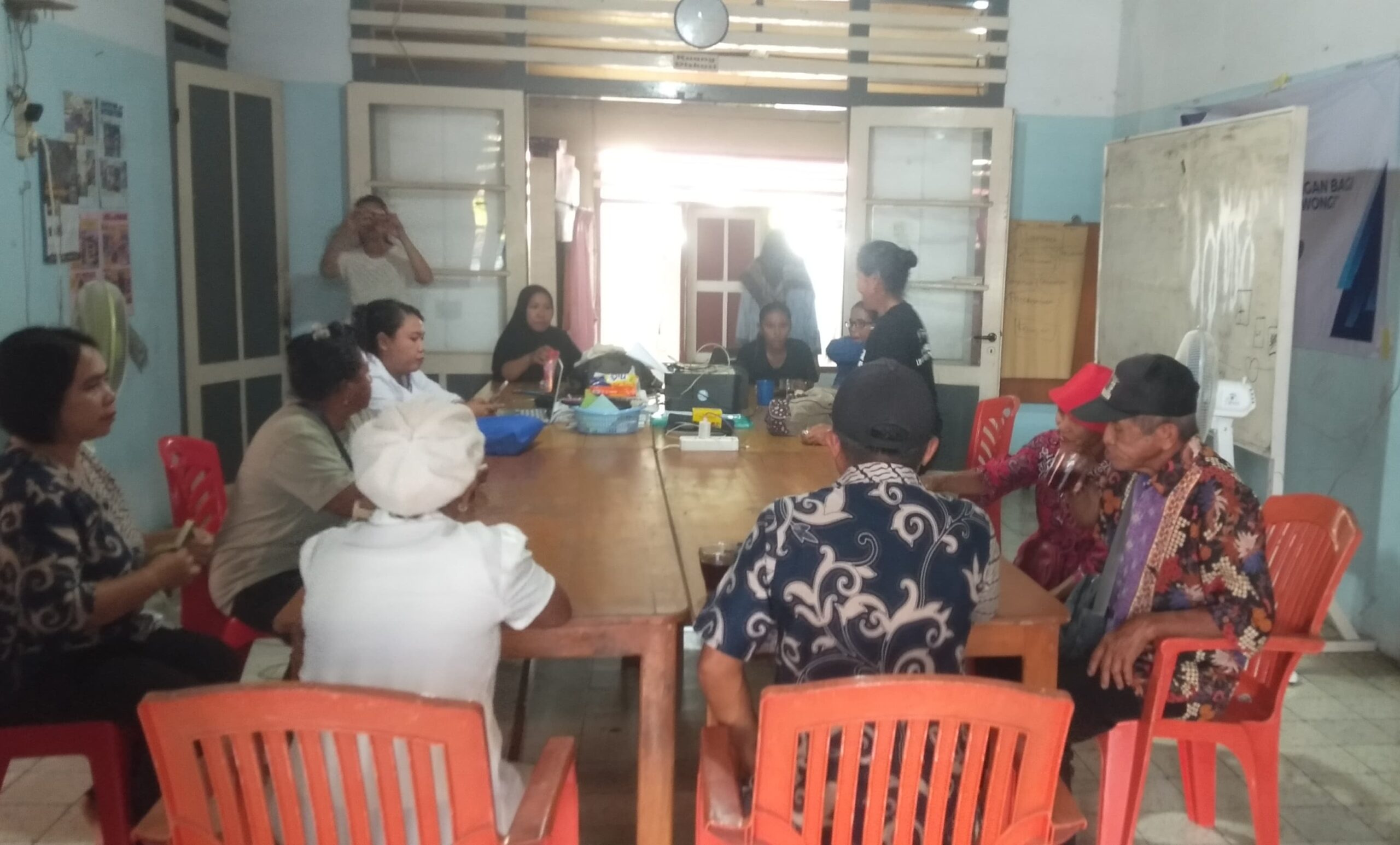 Pemerintah Desa Sulewana bersama Masyarakat serta Yayasan Solidaritas Perempuan Poso meminta pihak perusahaan dan pemerintah.