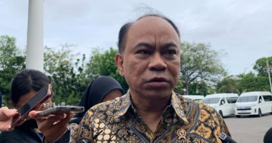 Budi Arie tiba di Istana untuk membahas koperasi desa merah putih pada Jumat (7/3/2025) (Foto: iNews.id)