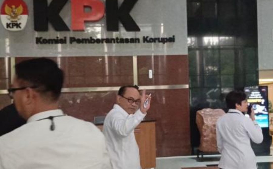 Budi Arie datangi gedung KPK pada Rabu (21/5/2025). (foto: iNews.id/Nur Khabibi)
