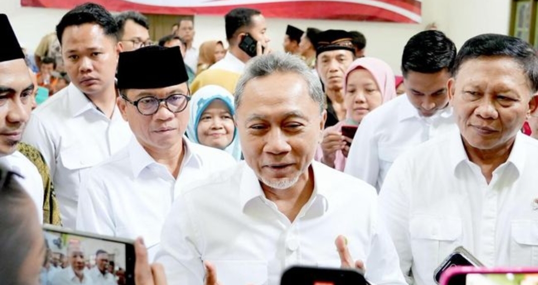 Foto: Menko Pangan Zulkifli Hasan saat menghadiri Musyawarah Desa Khusus Pembentukan Koperasi Desa Merah putih di Desa Kebumen, Jawa Tengah. (Dok. Kemenko Pangan)