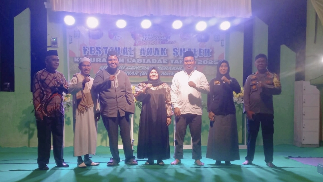 Wakil Bupati (Wabup) Tojo Una-Una, Surya, S.Sos, M.Si membuka Festival Anak Shaleh