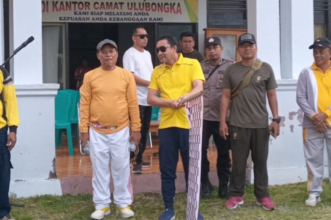 Bupati Tojo Una-Una, Ilham Lawidu, SH melepas Jalan Santai