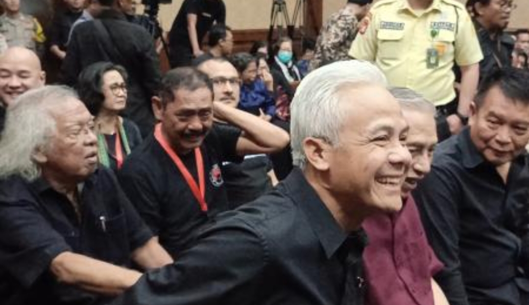 Ganjar Pranowo, Panda Nababan hingga sejumlah anggota DPR dari Fraksi PDIP hadir di sidang Hasto. (Foto: Nur Khabibi)