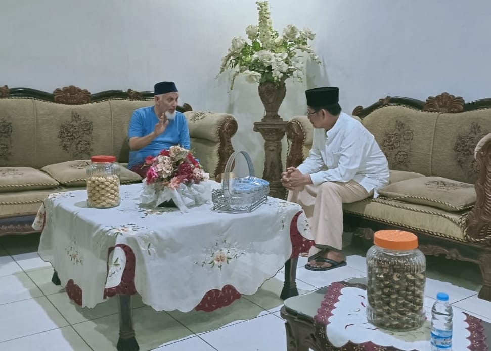 Mantan Bupati Tojo Una-Una periode 2005-2015, Drs. Damsik Ladjalani, menerima kunjungan silaturahmi dari Ketua Majelis Ulama Indonesia (MUI) Provinsi Sulawesi Tengah, Al Habib Ali Bin Muhammad Aljufri