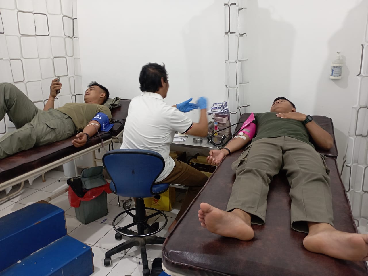 Satgas Madago Raya Donor Darah untuk Warga